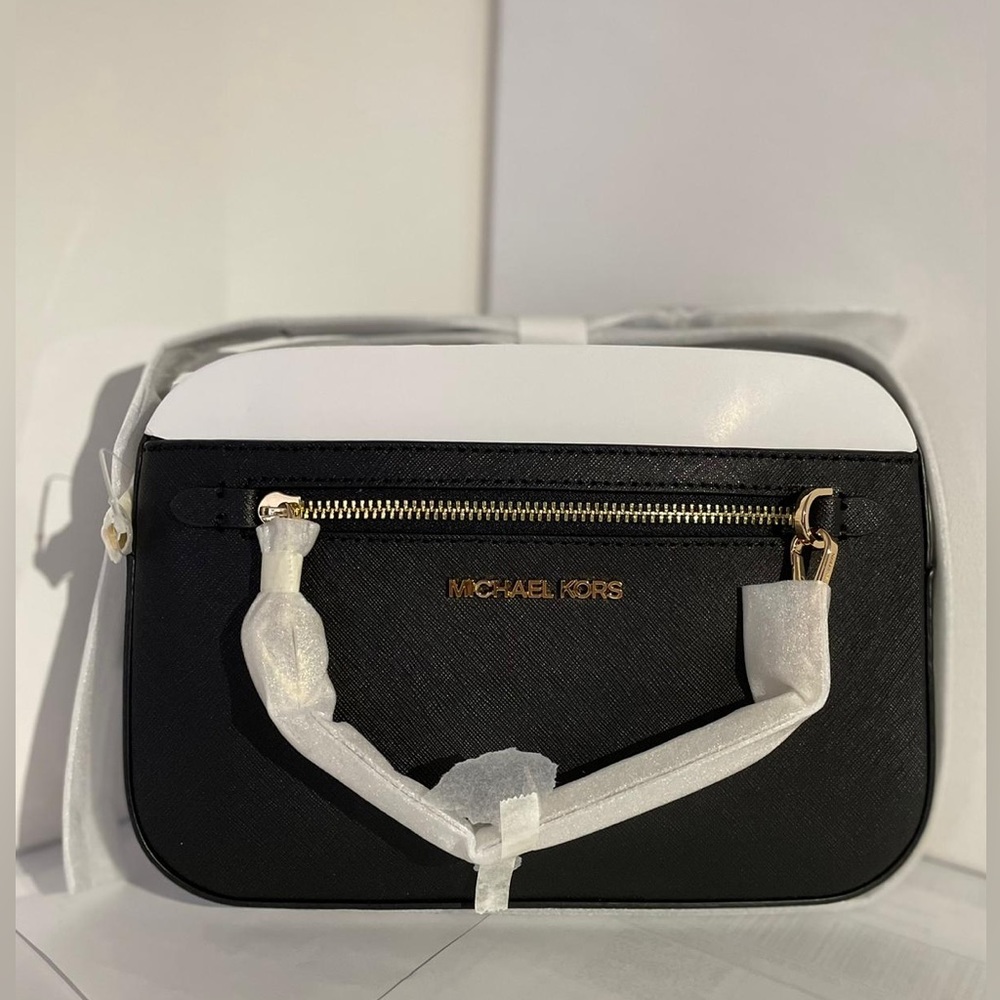 NEW Michael Kors Jet Set Large Saffiano Leather Crossbody Bag